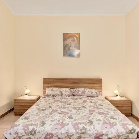 10 Min Torino Moderna Casa Due Piani Con Cortile